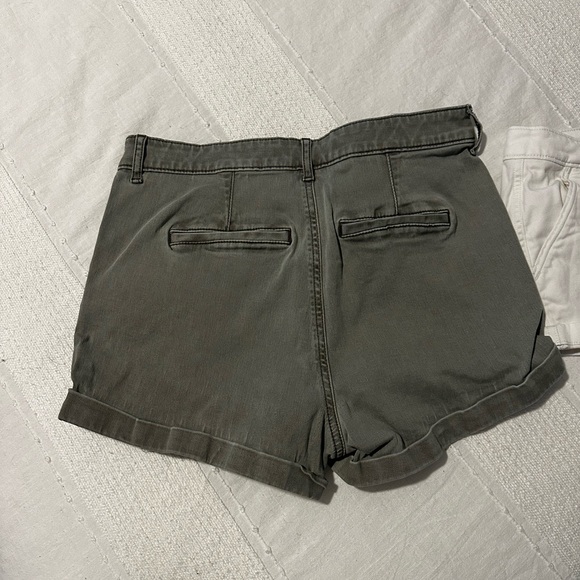 Express High Rise Mom Short - Picture 2 of 3